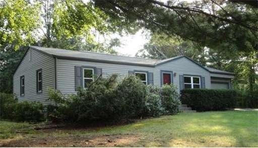 36 Longmeadow Dr, Amherst, MA 01002 - photo 1