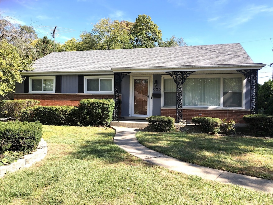 Pending $300,000 • Co-Listing Agent