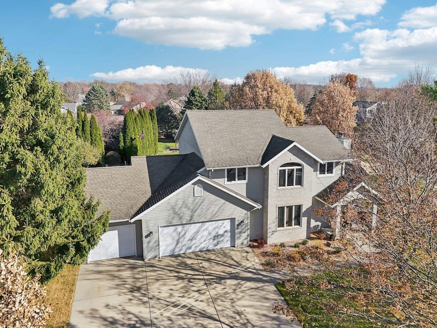 1030 Ganser Dr, Waunakee, WI 53597 - photo 1