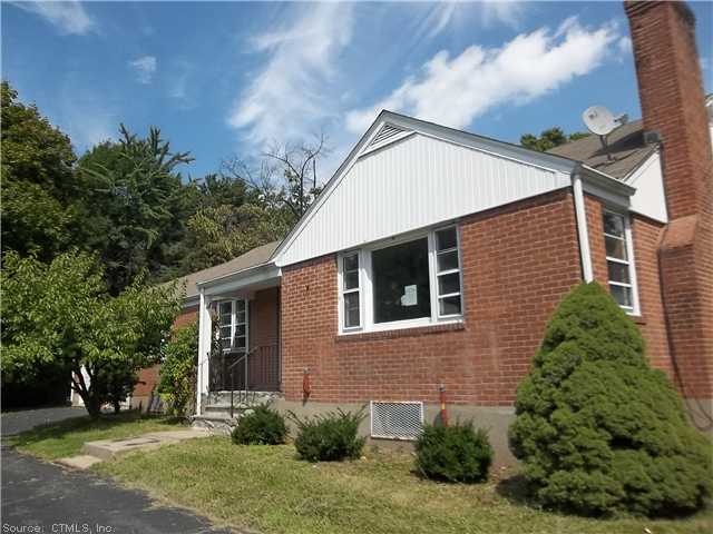 8 Brightwood Ln, West Hartford, CT 06110 - photo 1