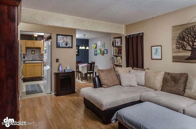 2624 Glacier St B1 Anchorage-small-001-L
