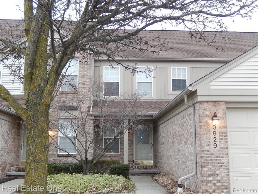 3929 HUNTERS WAY CT.JPG
