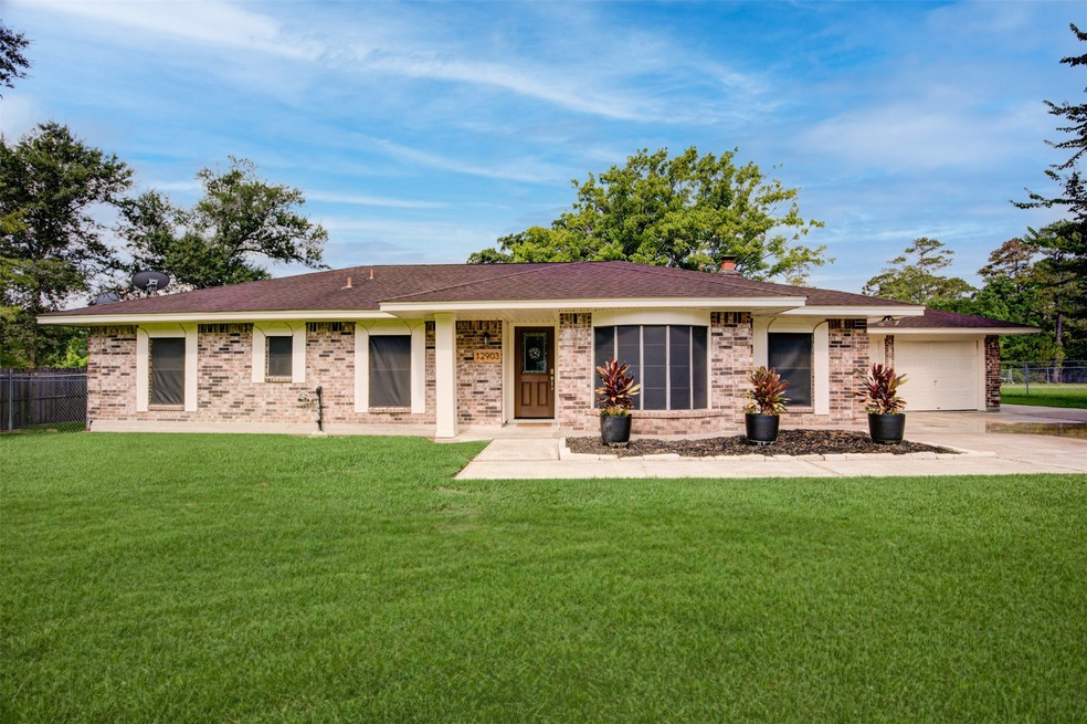 12903 Shady Ln, Old River-Winfree, TX 77535 - photo 1