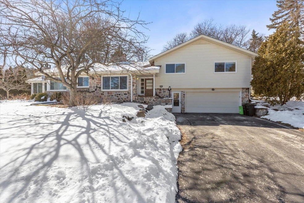 3305 Hidden Hills