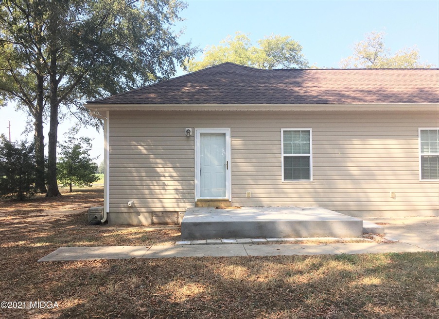 3327 S Walden Rd, Macon, GA 31216 - photo 1