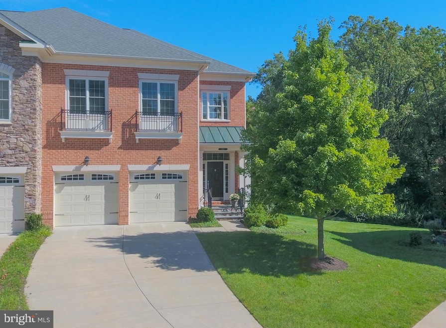 6455 Cloister Gate Dr, Baltimore, MD 21212 - photo 1