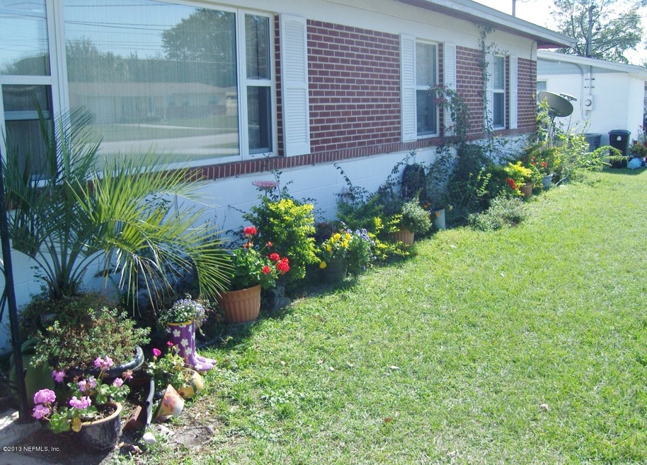 5105 Mc Manus Dr, Jacksonville, FL 32210 - photo 1