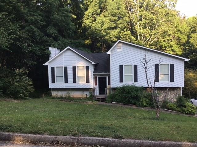 Front view of spacious 3 bed/2 bath home