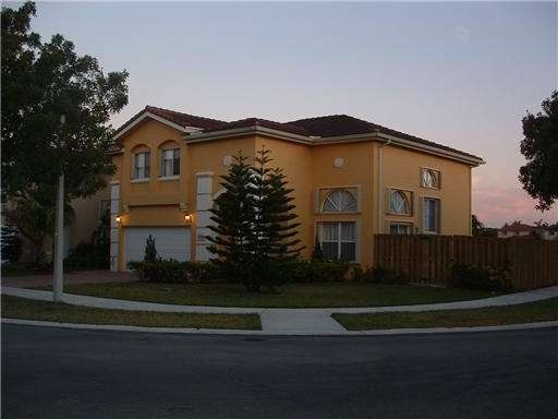 10980 NW 47th Ln, Doral, FL 33178 - photo 1