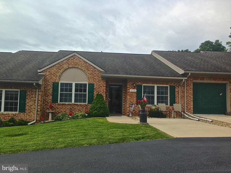 119 Sunbrook Ln unit 30, Hagerstown, MD 21742 - photo 1