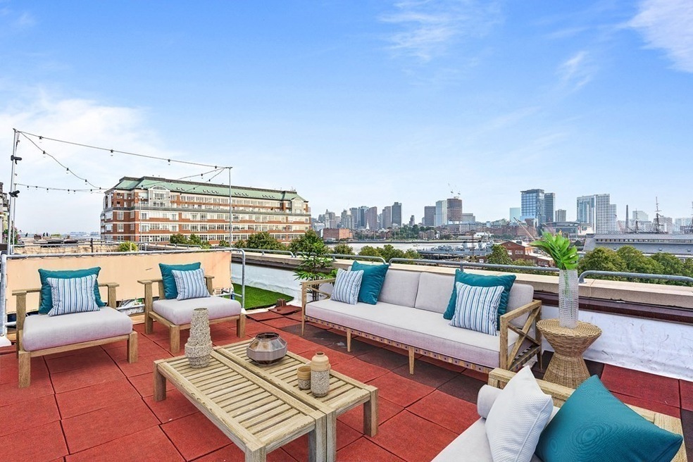 Parris Landing unit 3516, Charlestown, MA 02129 - photo 1