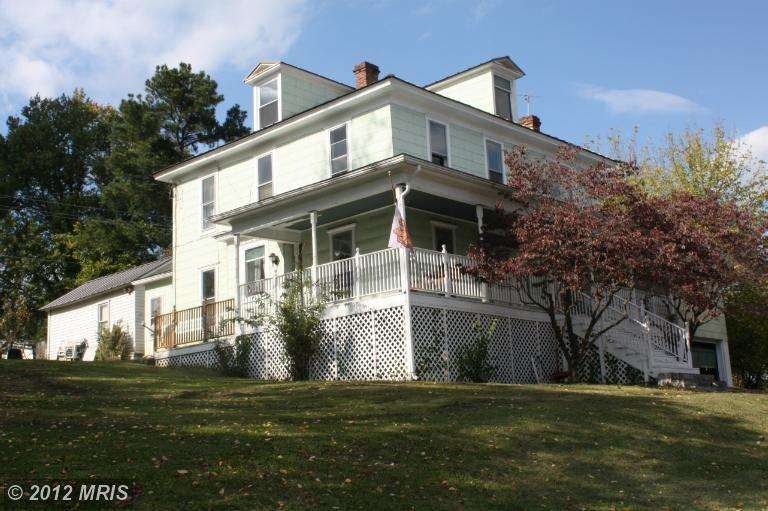 341 Newman St, Strasburg, VA 22657 - photo 1