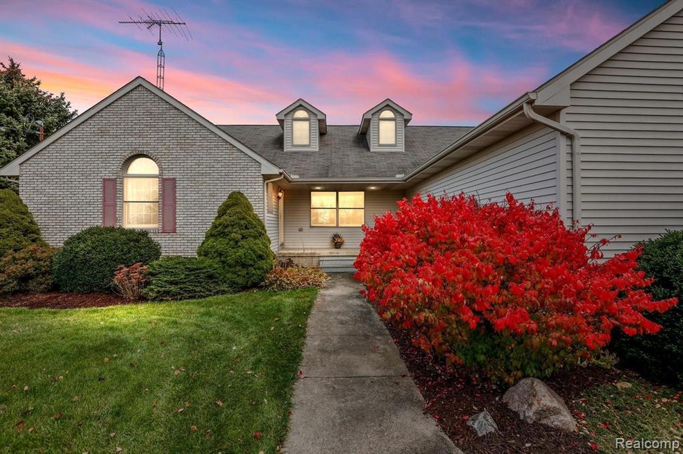 2182 Sheridan Rd, Flushing, MI 48433 - photo 1