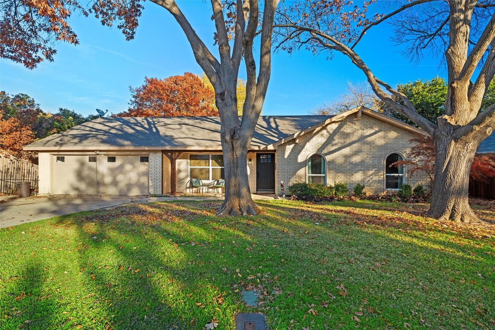 2816 Autumn Dr, Hurst, TX 76054 - photo 1