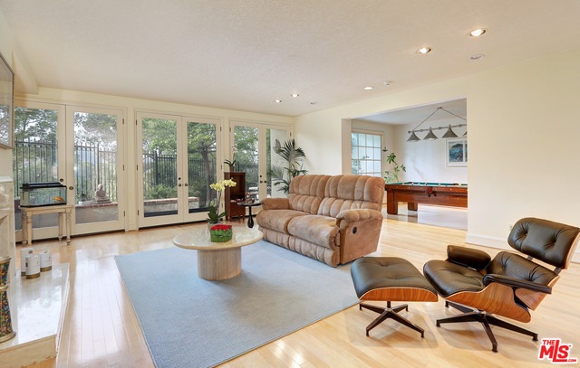 living Room w/adj formal dining room