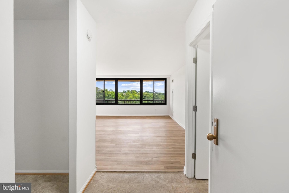 Pending $299,900 • Co-Listing Agent