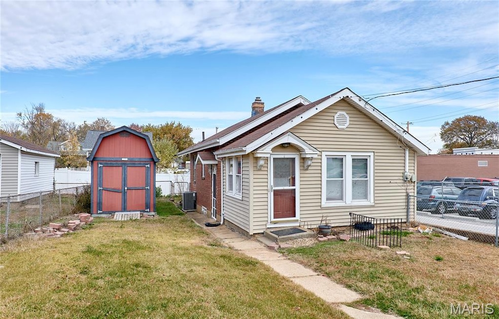 111 W Loretta Ave, Saint Louis, MO 63125 - photo 1