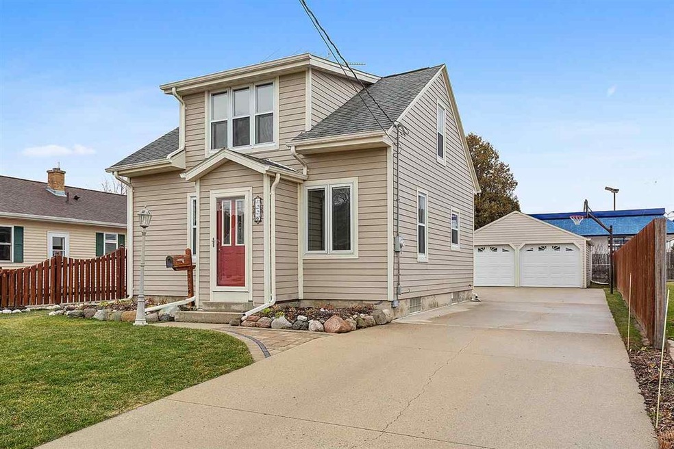 1226 S 32nd St, Manitowoc, WI 54220 - photo 1