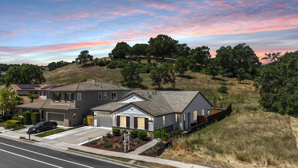 Sold $1,300,000 • Co-Listing Agent