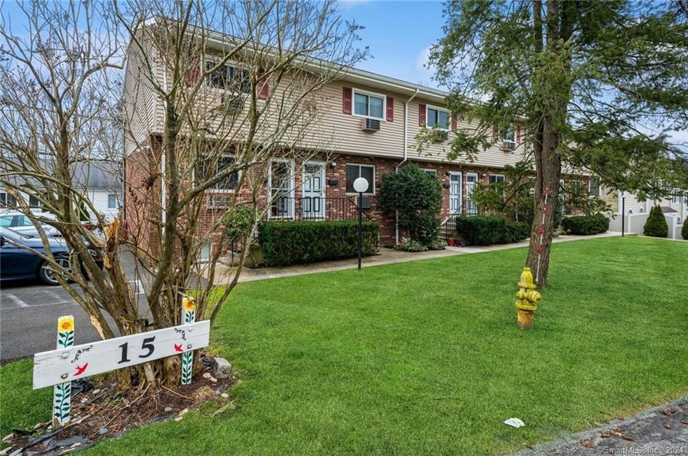 15 Columbus Place unit 1, Stamford, CT 06907 - photo 1