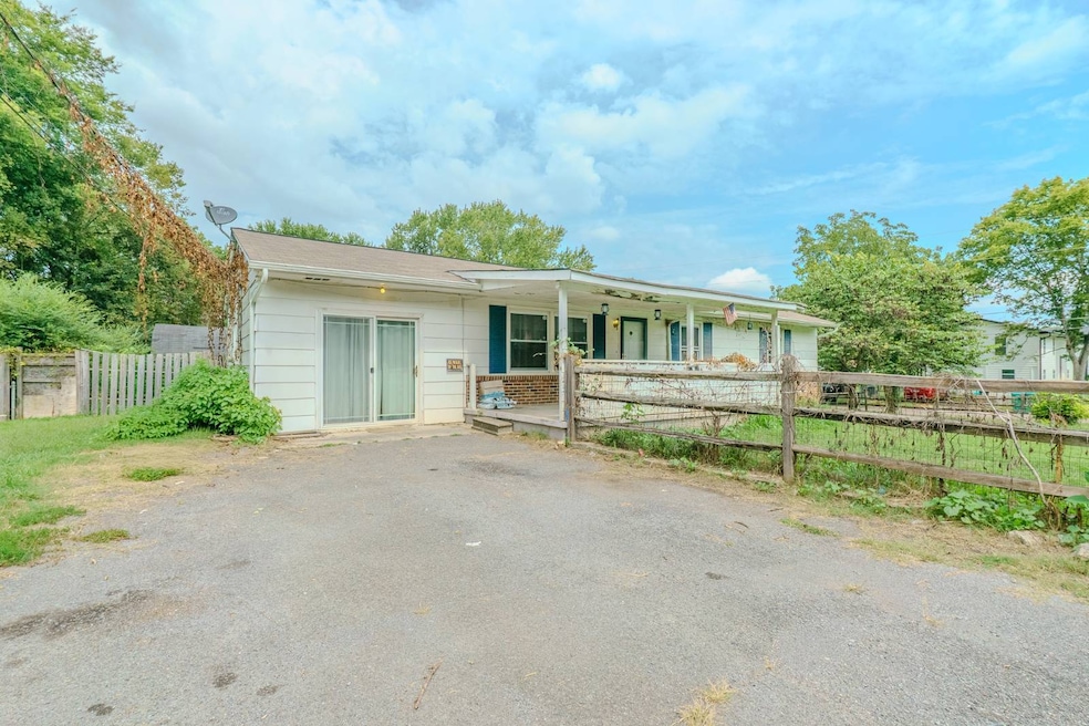 717 Birchbrook Dr, Knoxville, TN 37918 - photo 1