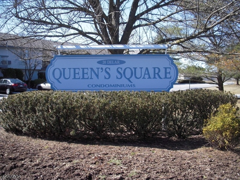 20 Delar Pkwy unit 211, Franklin Park, NJ 08823 - photo 1