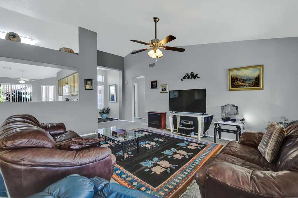 Vaulted ceilings and niches!