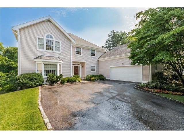 181 Turn of River Rd unit 5, Stamford, CT 06905 - photo 1