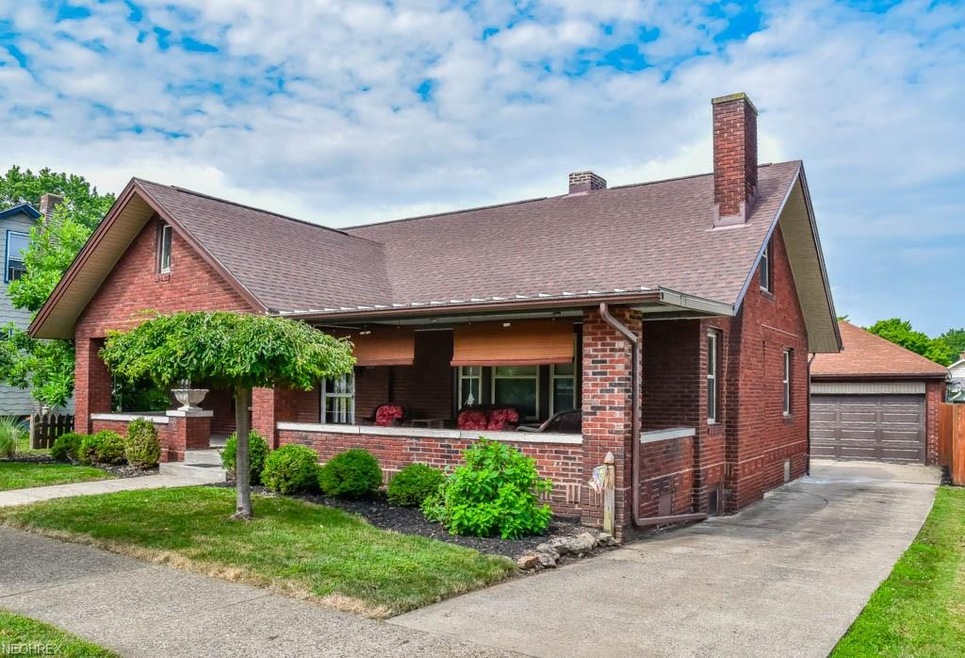 Welcome to this immaculate 2 bedroom, 2 full bath 