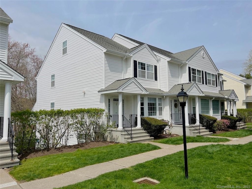 180 Turn of River Rd unit 4A, Stamford, CT 06905 - photo 1