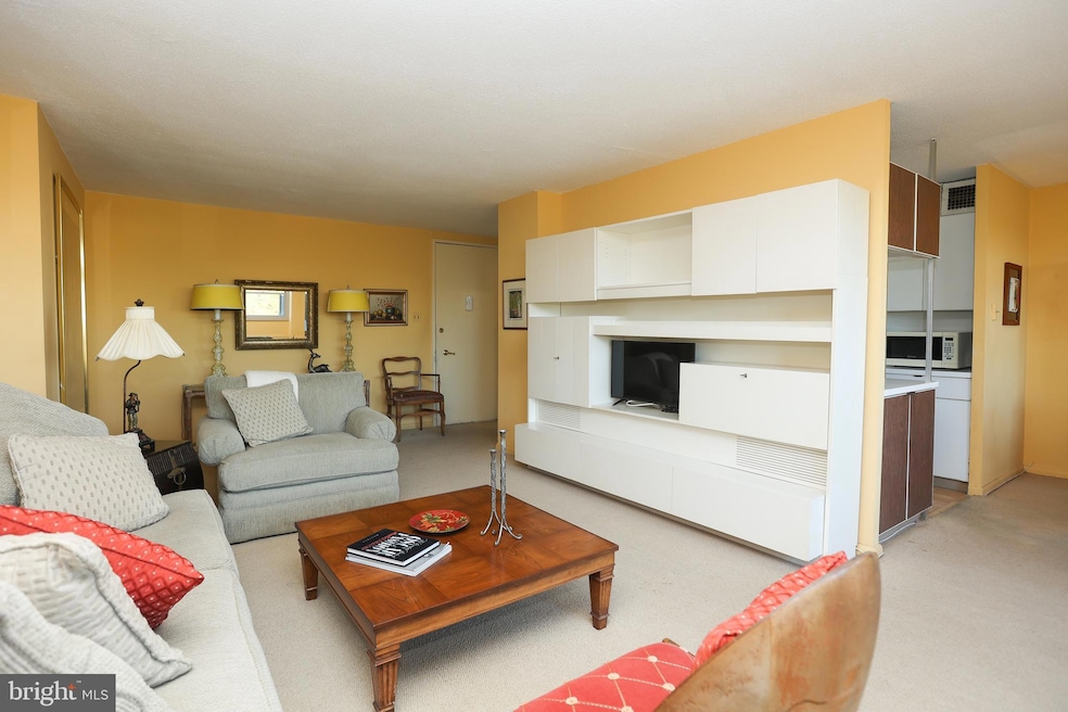 Green Hill Condominiums unit E-1011, Wynnewood, PA 19096 - photo 1