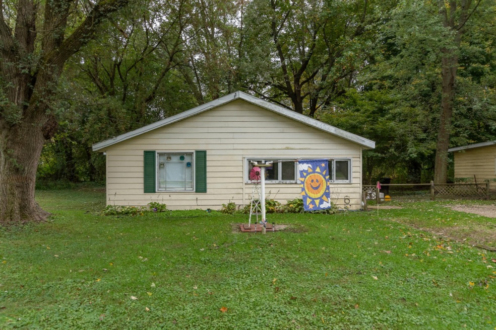 908 Charles St-21