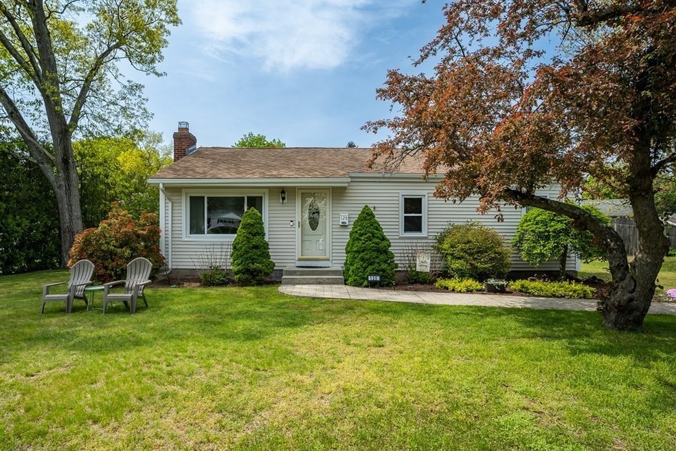 125 Robinson Rd, West Springfield, MA 01089 - photo 1