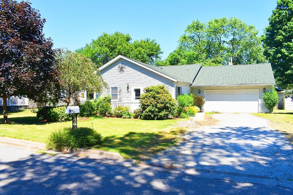 1605 Webber St, La Porte, IN 46350 - photo 1