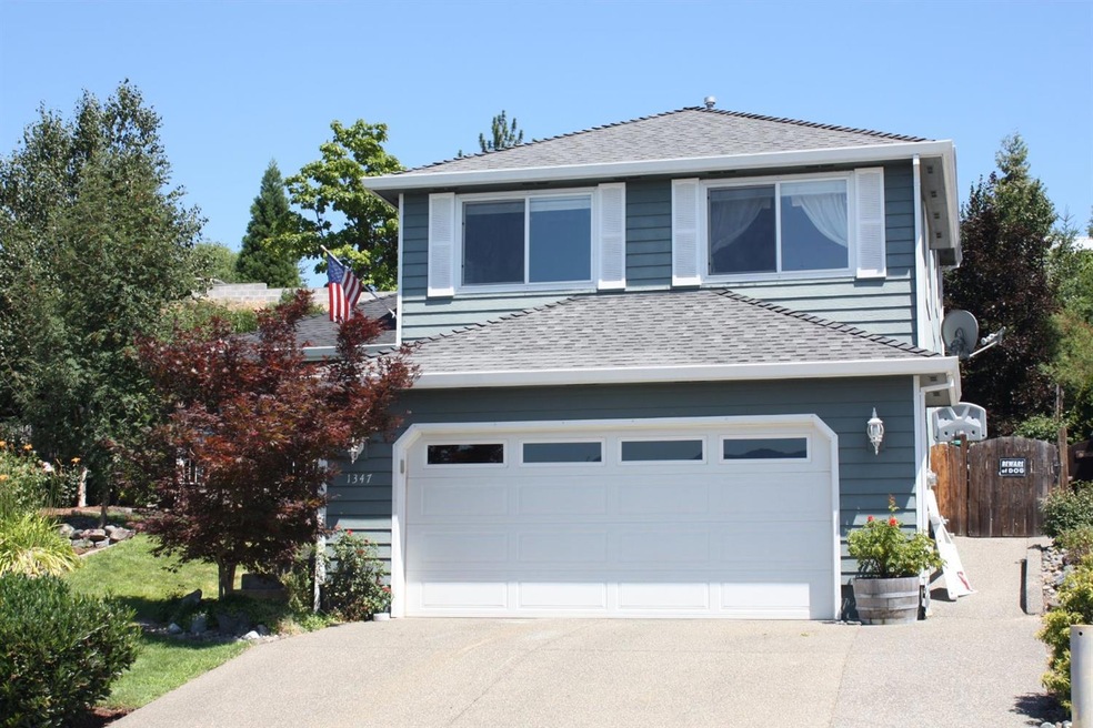 1347 Westview Dr, Grants Pass, OR 97527 - photo 1