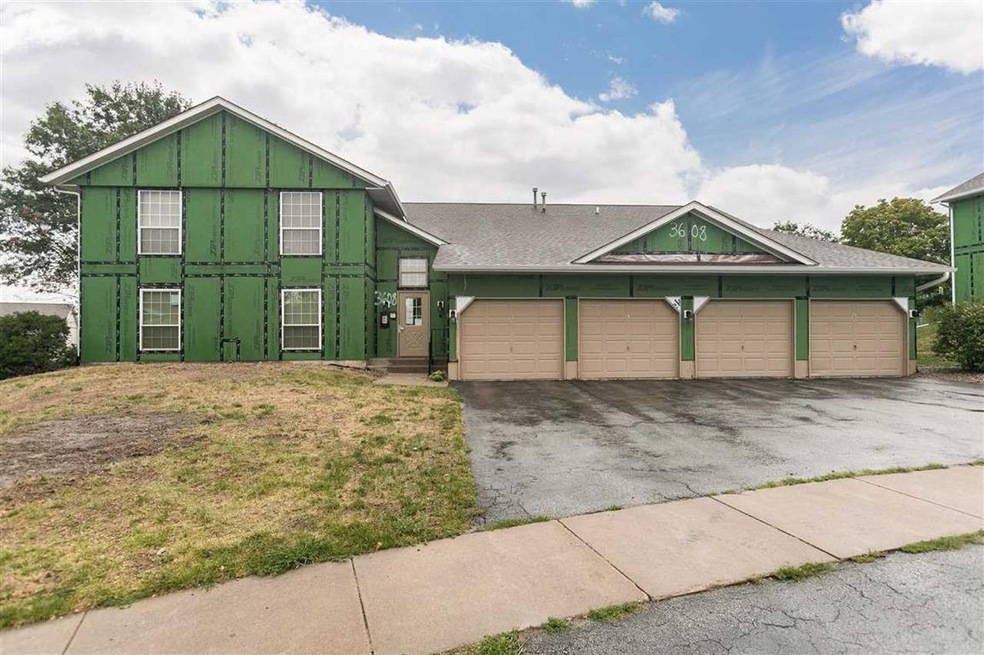 3608 Foxborough Terrace NE unit C, Cedar Rapids, IA 52402 - photo 1