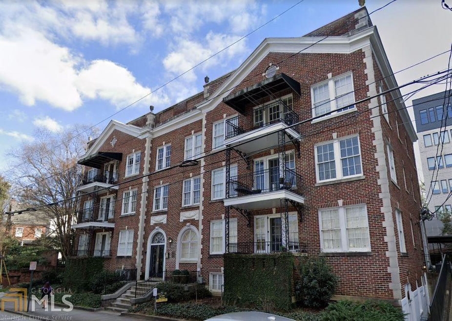 61 16th Street.  A prime example of Colonial Reviv