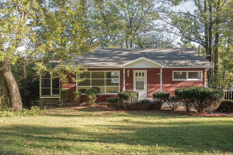 786 Griffin Rd, Roaring Brook Township, PA 18444 - photo 1