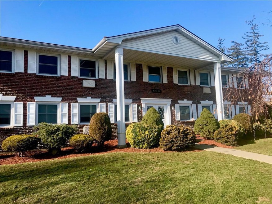 18 Normandy Village unit 5, Nanuet, NY 10954 - photo 1