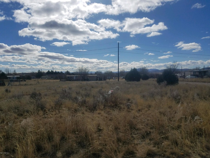 275/285 E Butternut Rd, Paulden, AZ 86334 - photo 1