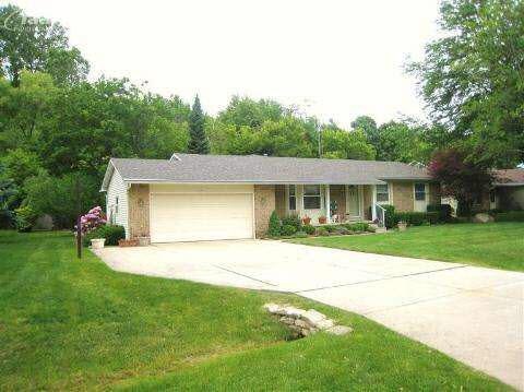 5204 Birchcrest Dr, Swartz Creek, MI 48473 - photo 1