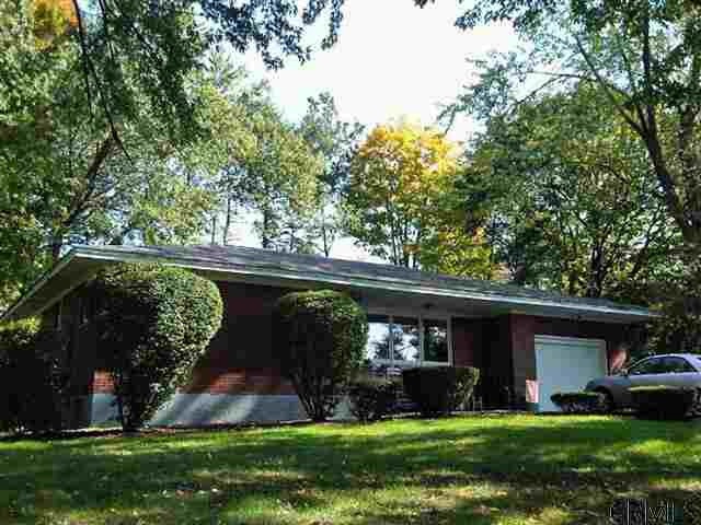 4 Pasture Ln, Troy, NY 12180 - photo 1