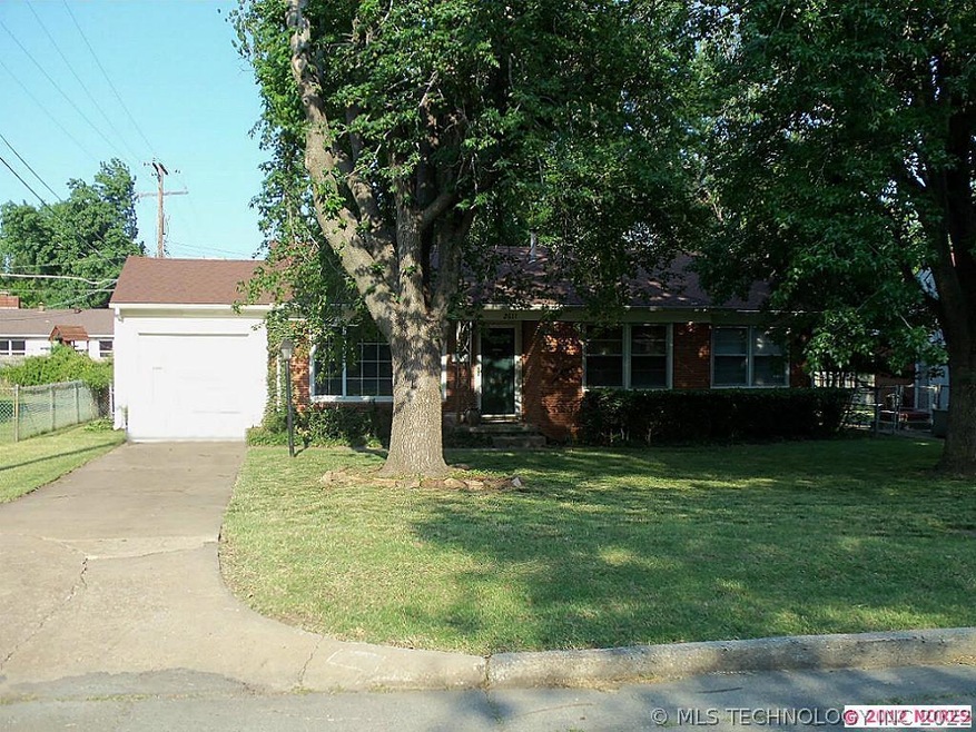 Quiet street mature shade trees, attached garage,