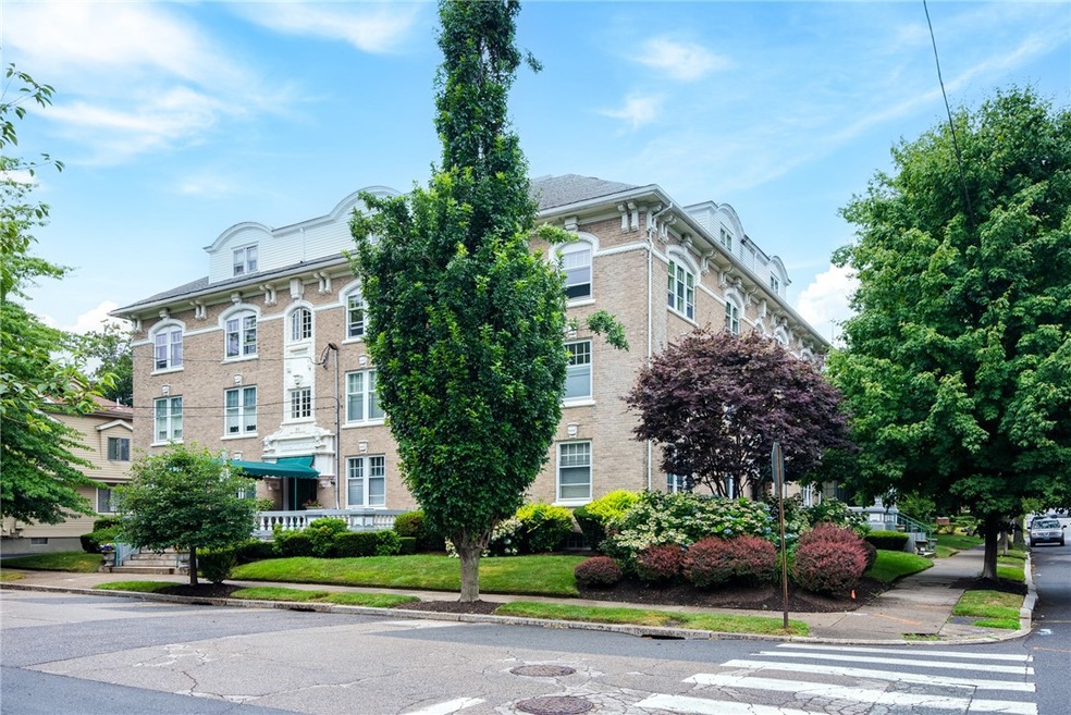 320 Wayland Ave unit 9, Providence, RI 02906 - photo 1