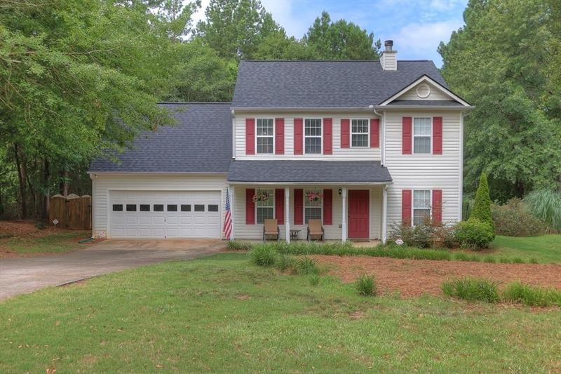 Welcome home to 1008 Autumn Trace, Monroe, Ga!