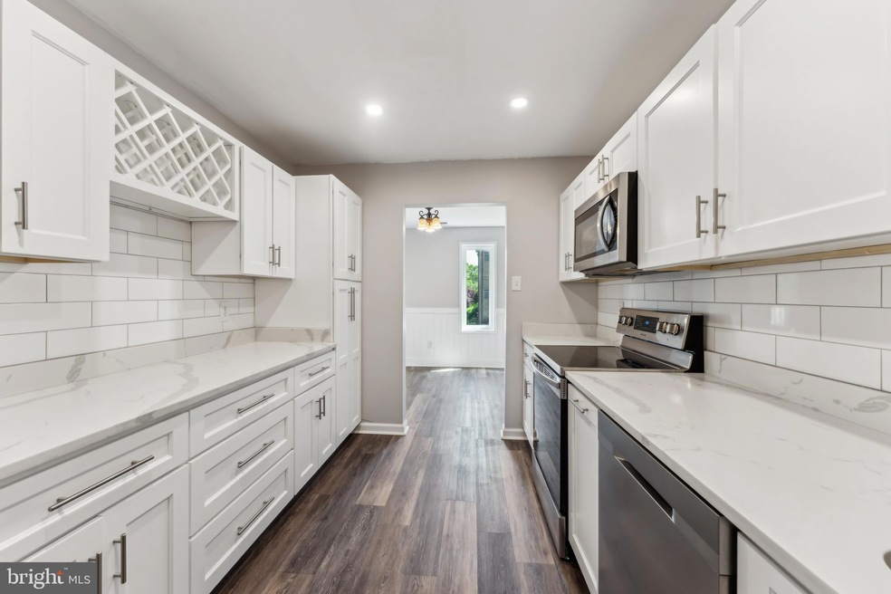 531 Florida Ave unit 102, Herndon, VA 20170 - photo 1