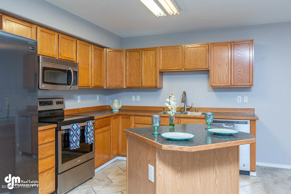 Kitchen MS_101929-SMALL