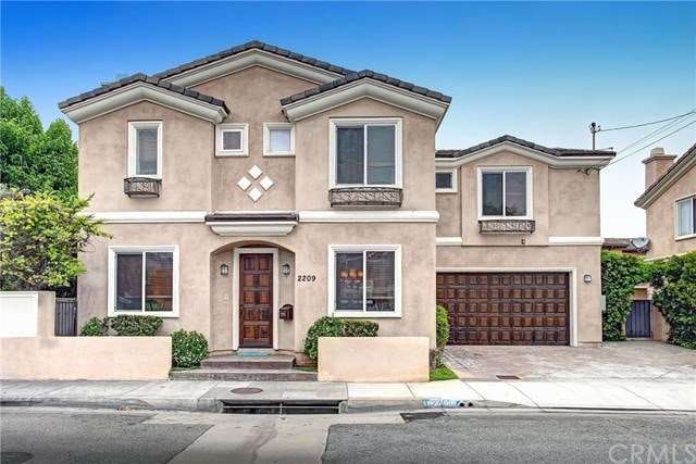 Completely detached with plenty of parking for 5 c