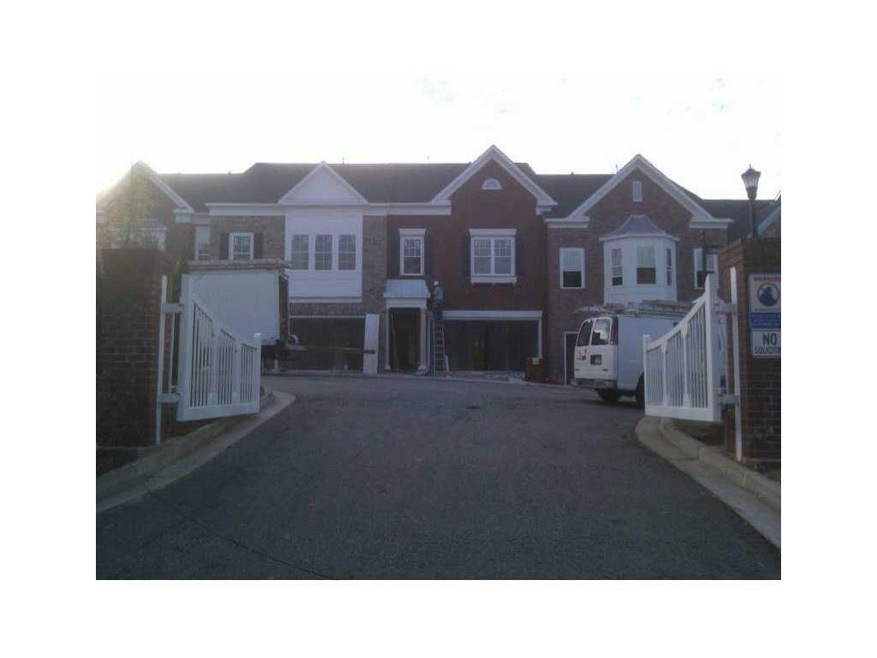 7312 Lowery Oak Dr unit 7312, Roswell, GA 30075 - photo 1