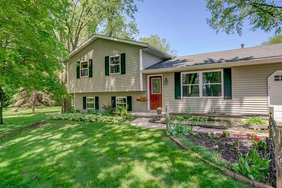 761 Truman St, Oregon, WI 53575 - photo 1